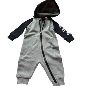 Nike Baby Boy Hooded Coverall Futura Long Sleeve Zip 6 M Grey Black Logo NWT